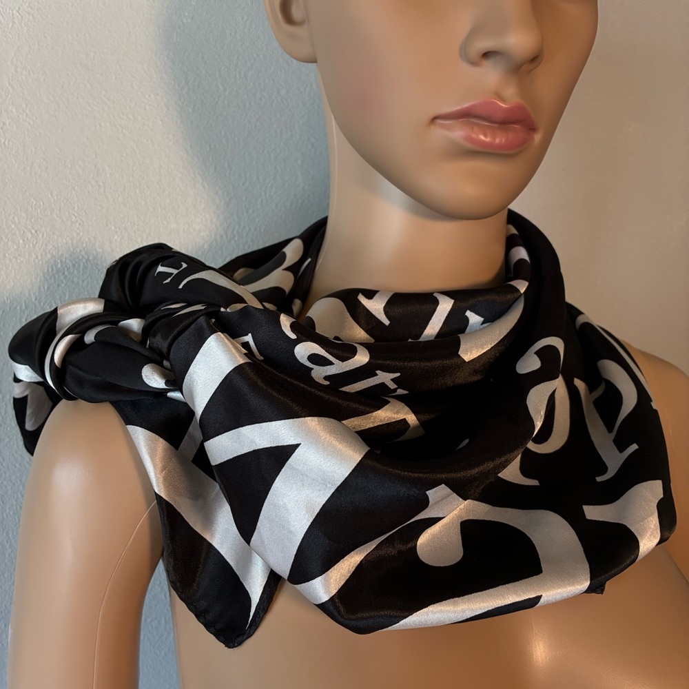 Unbranded Women's Scarf Satin Lightweight Graphic -New York- 35x35 Retro Style